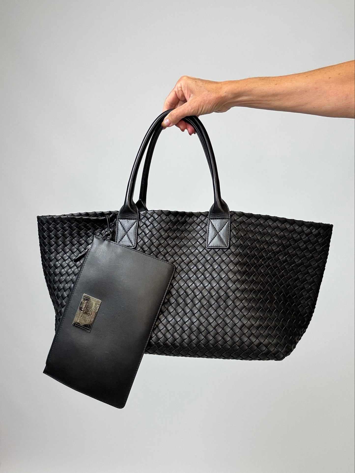 Bottega Veneta Nappa Intrecciato Cabat MM - Black