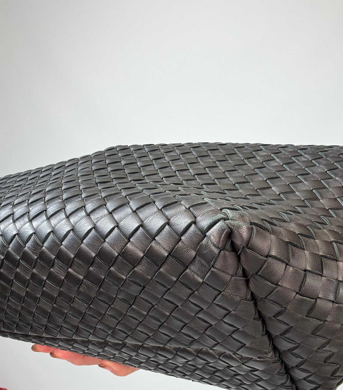 Bottega Veneta Nappa Intrecciato Cabat MM - Black