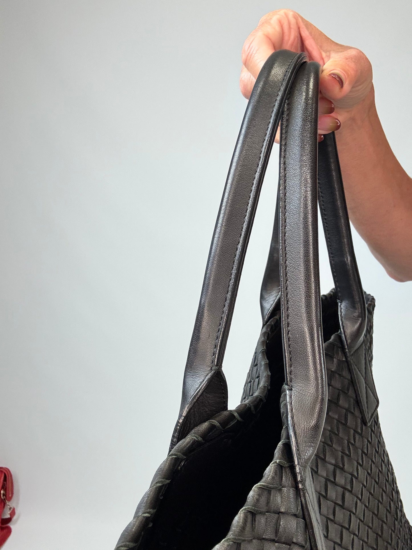Bottega Veneta Nappa Intrecciato Cabat MM - Black