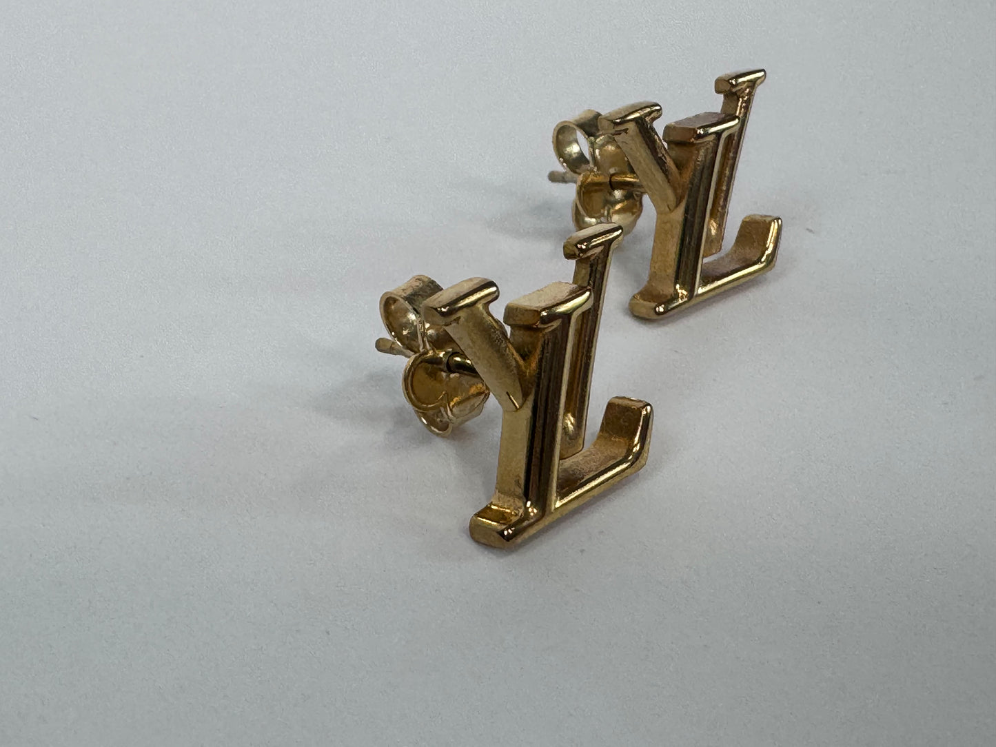 Louis Vuitton LV Iconic Studs