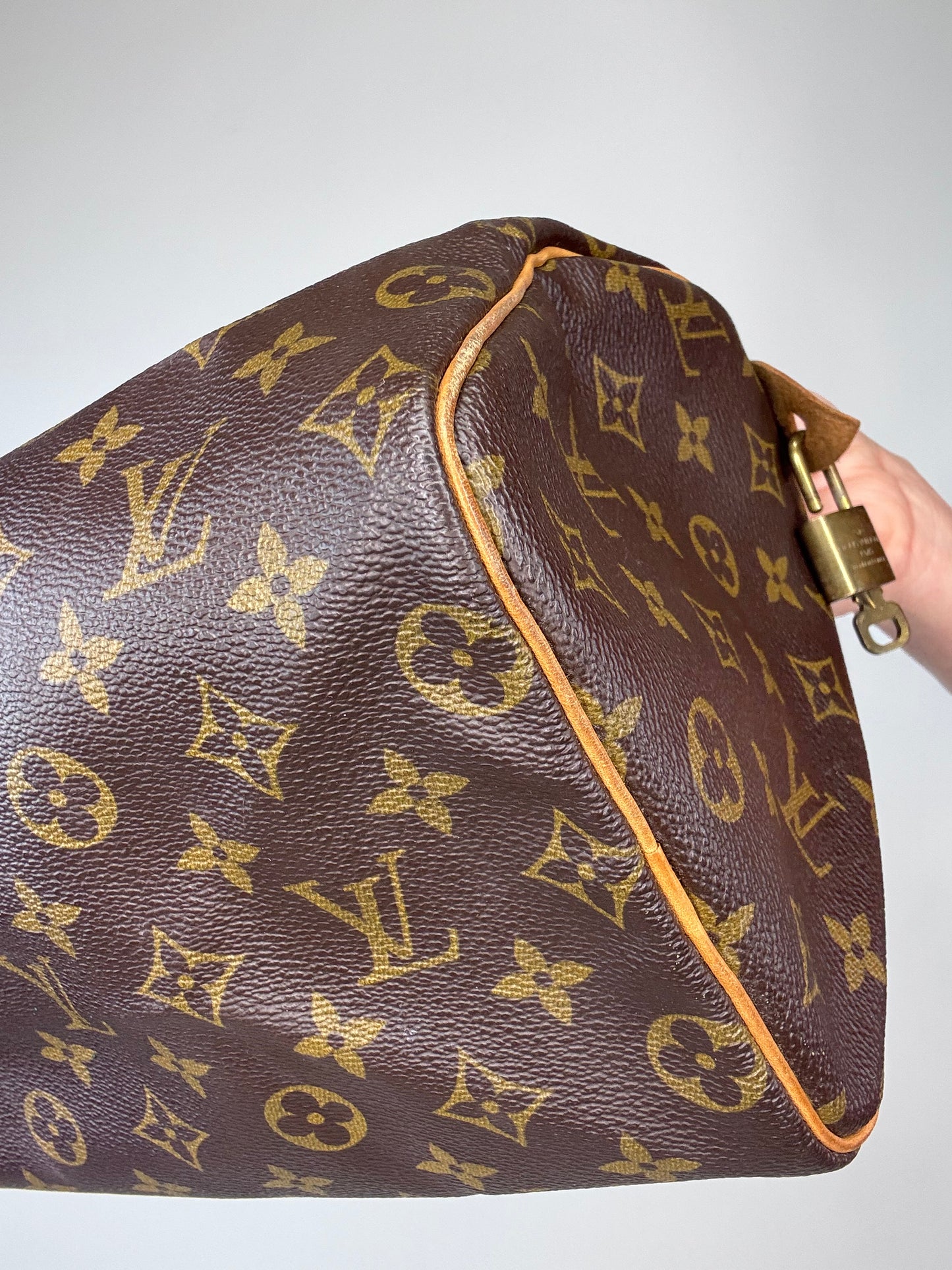 Louis Vuitton Monogram Speedy 25