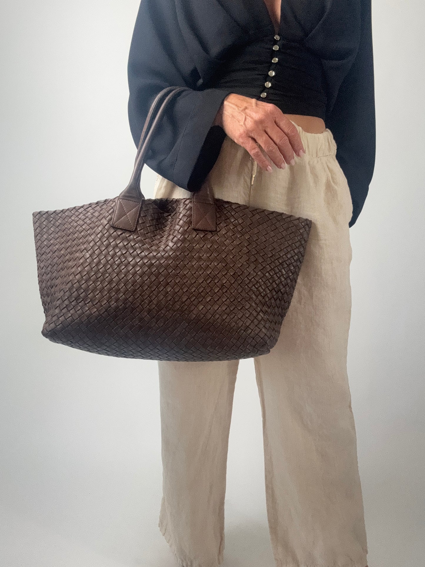 Bottega Veneta Intrecciato Meduim Cabat
