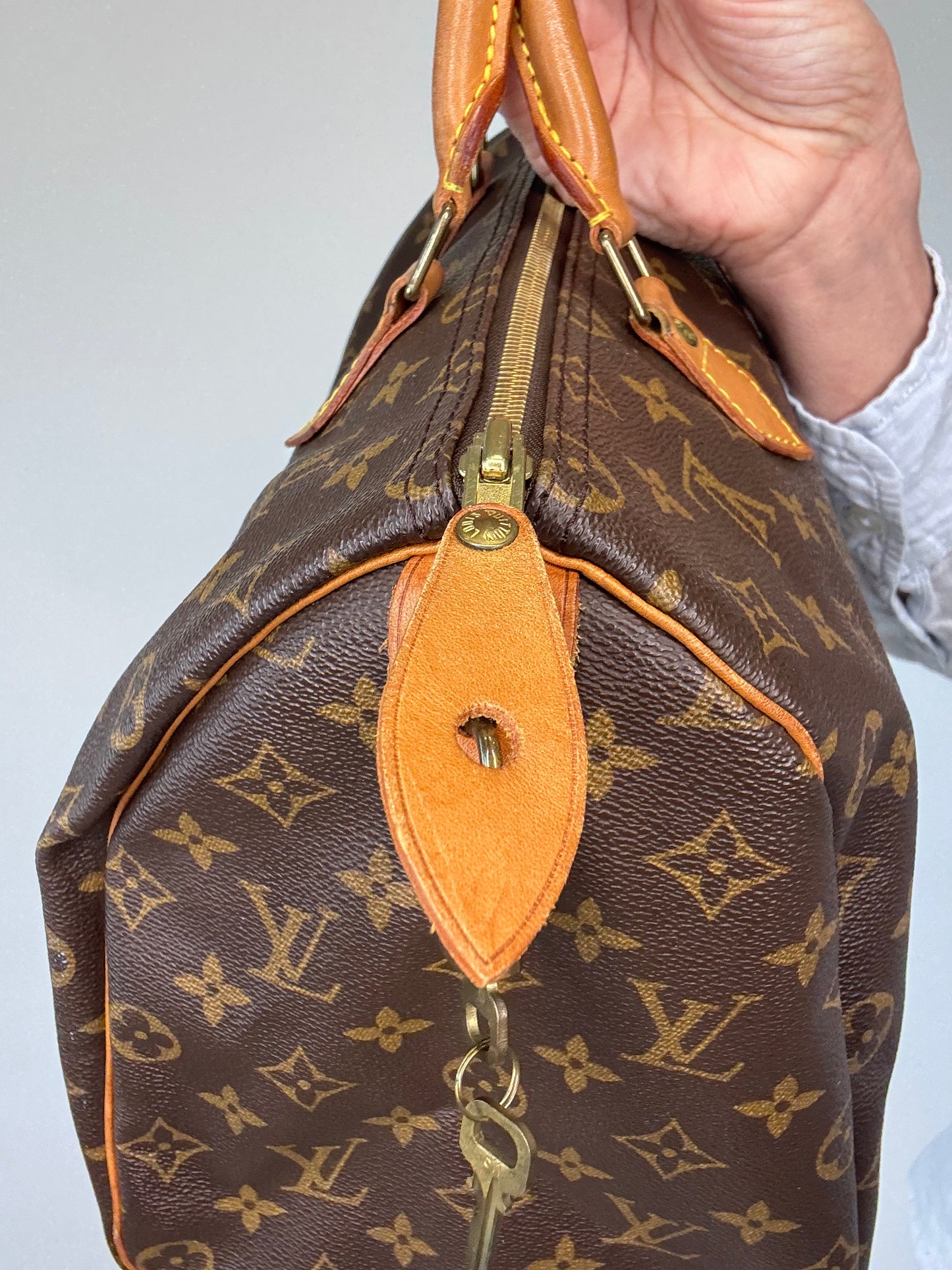 Louis Vuitton Monogram Speedy 35