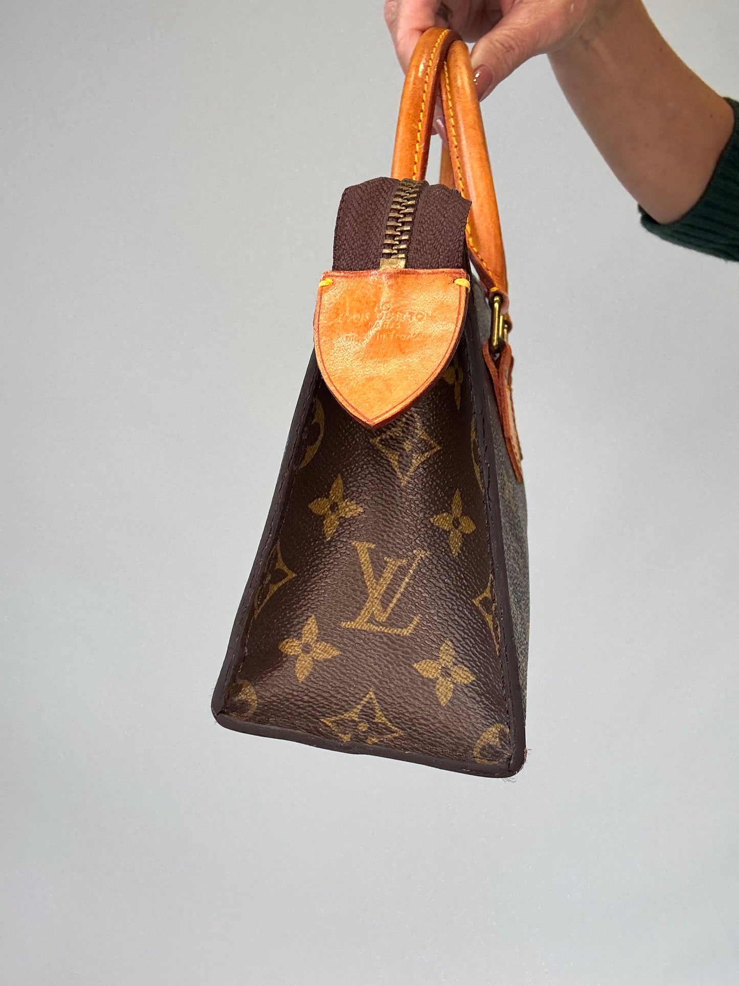 Louis Vuitton Triangle Sac Monogram-Vintage
