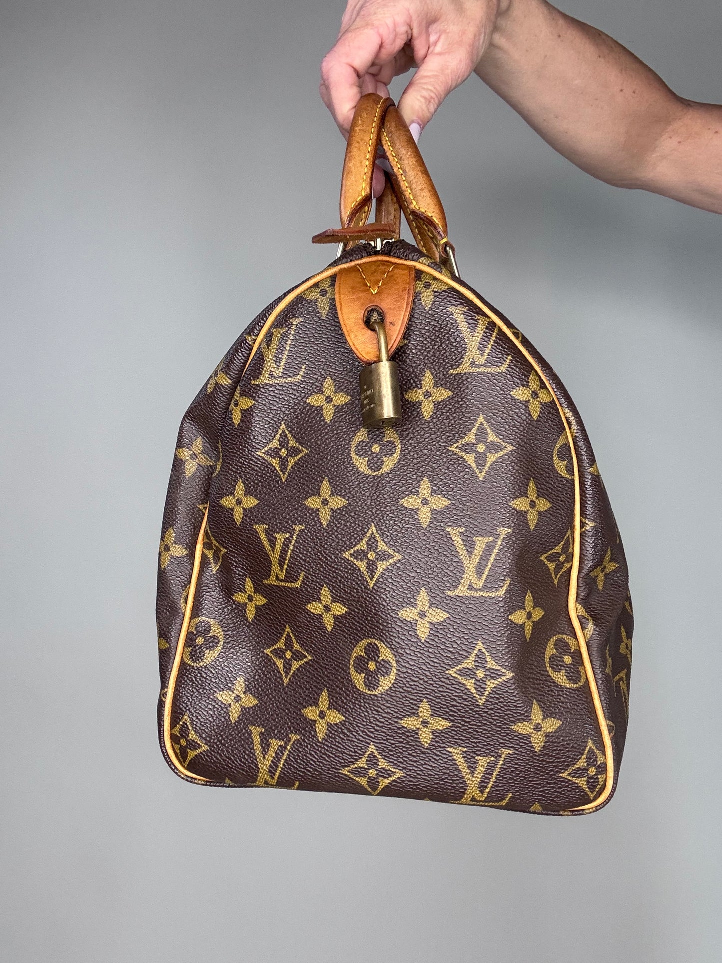 Louis Vuitton Vintage Monogram Speedy 30