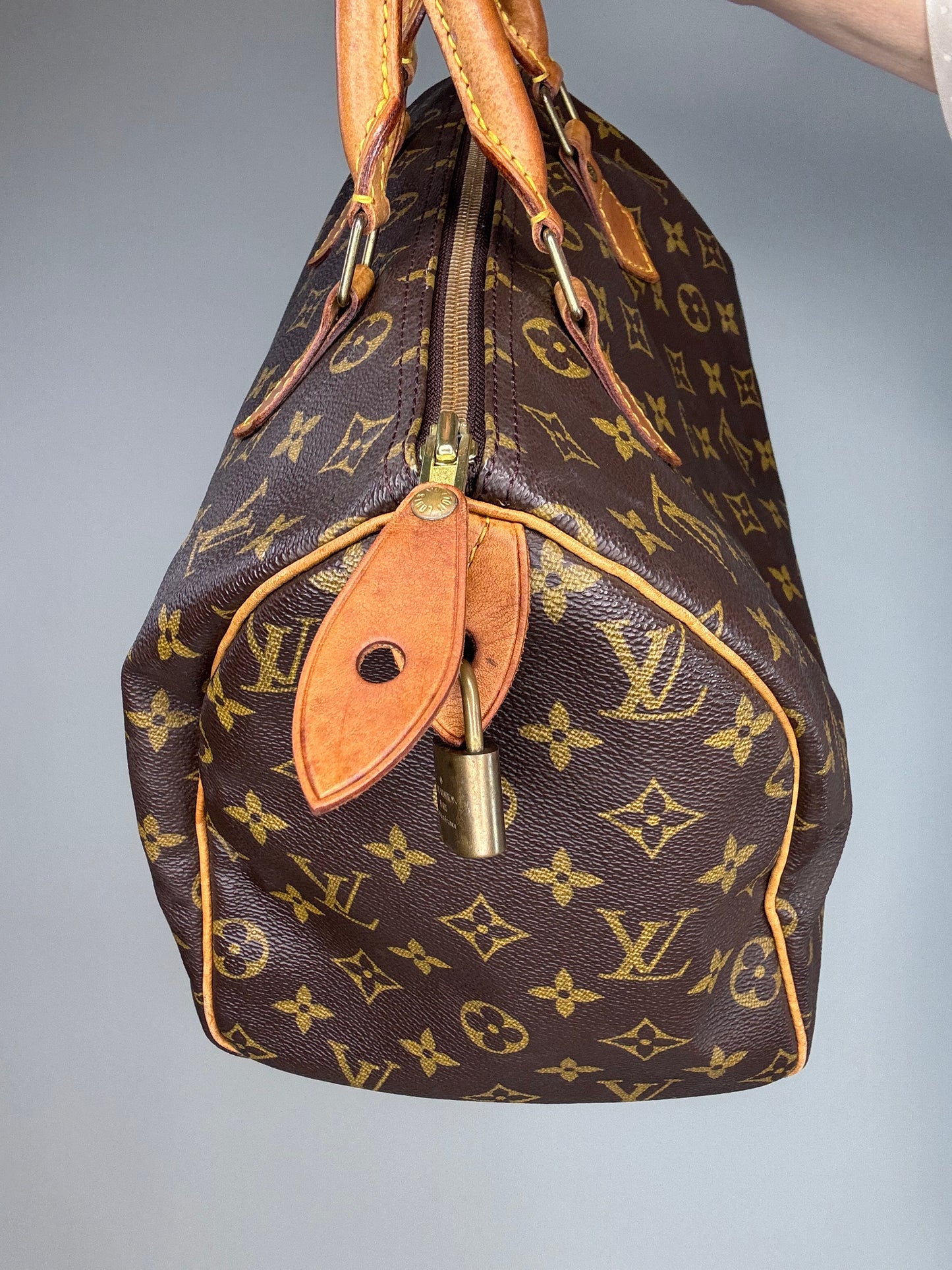 Louis Vuitton Vintage Monogram Speedy 30