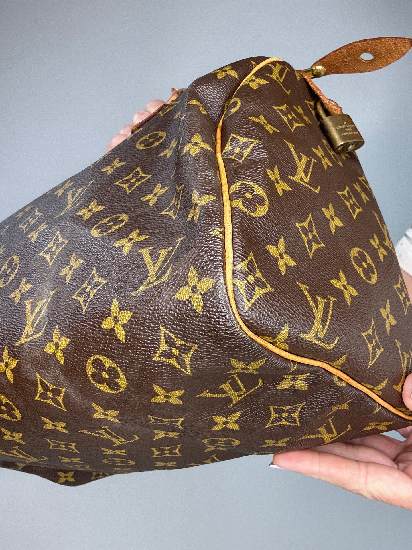 Louis Vuitton Vintage Monogram Speedy 30