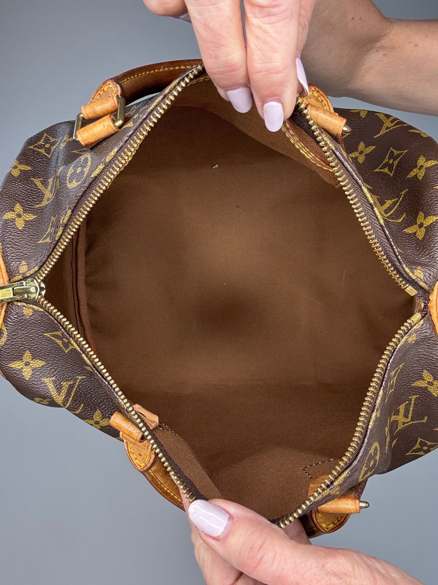 Louis Vuitton Vintage Monogram Speedy 30