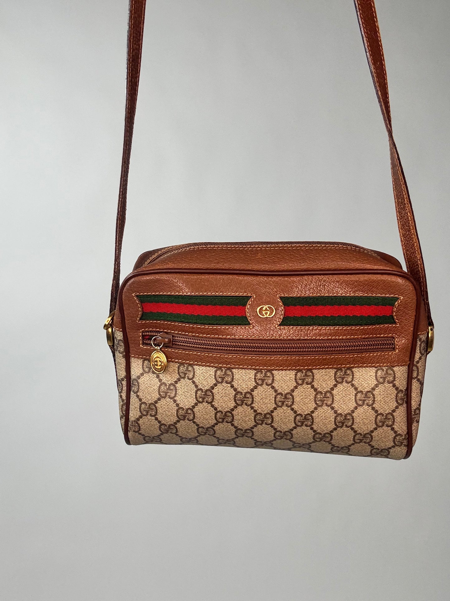 Gucci Supreme Vintage Sherri Line Bag
