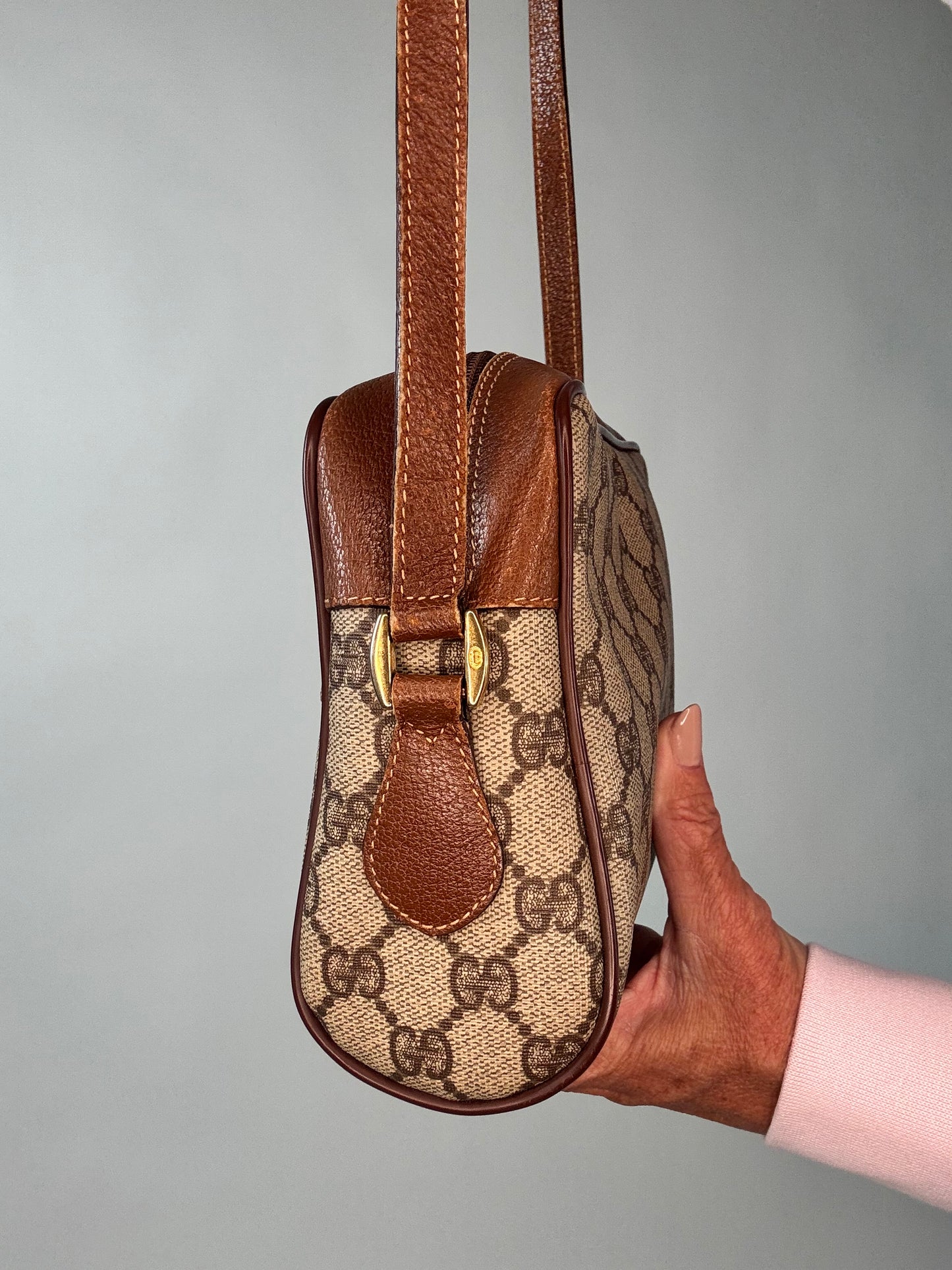 Gucci Supreme Vintage Sherri Line Bag