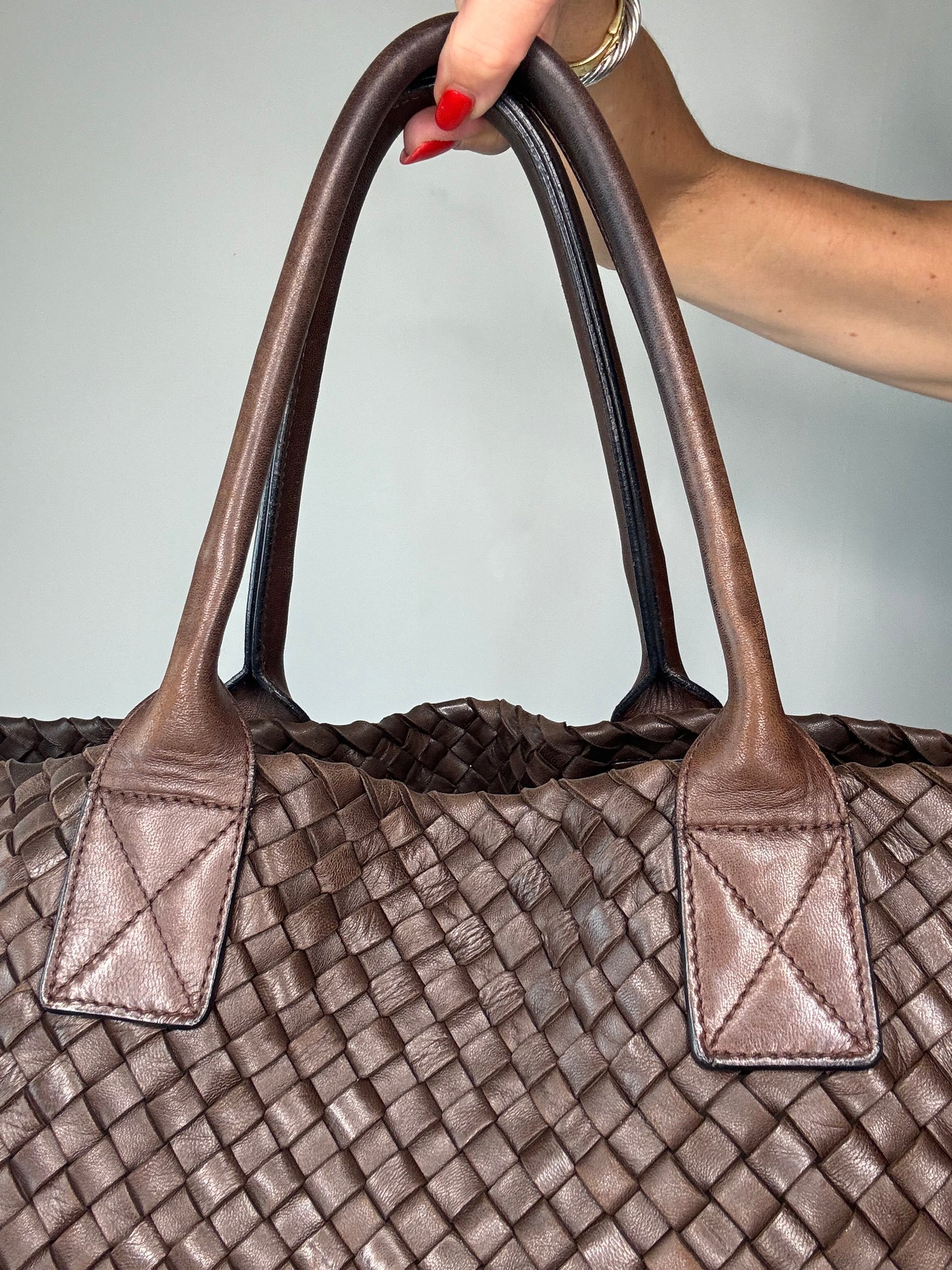 Bottega Veneta Cabat MM Tote Bag With Pouch