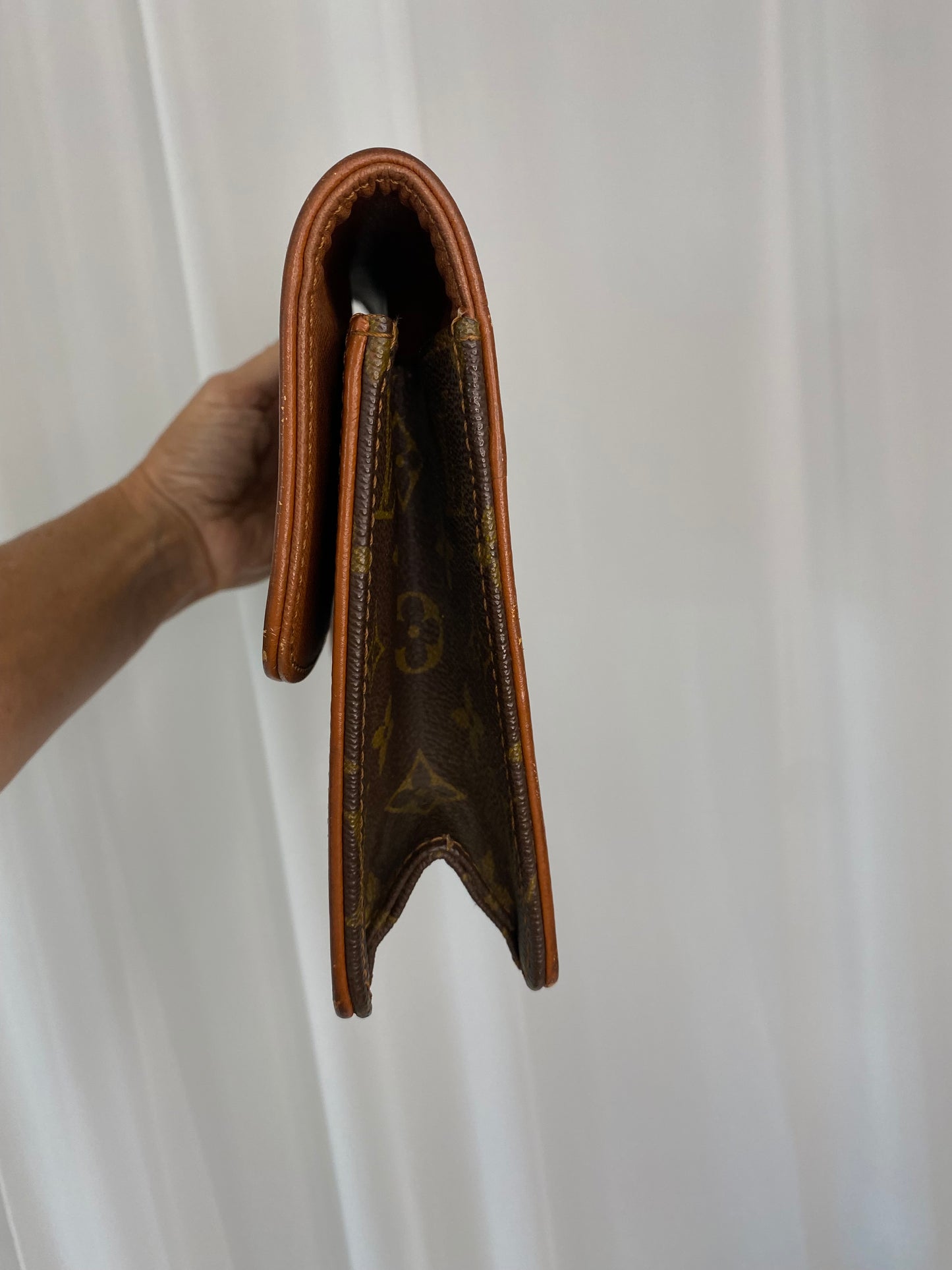 Vintage Louis Vuitton Dame Clutch