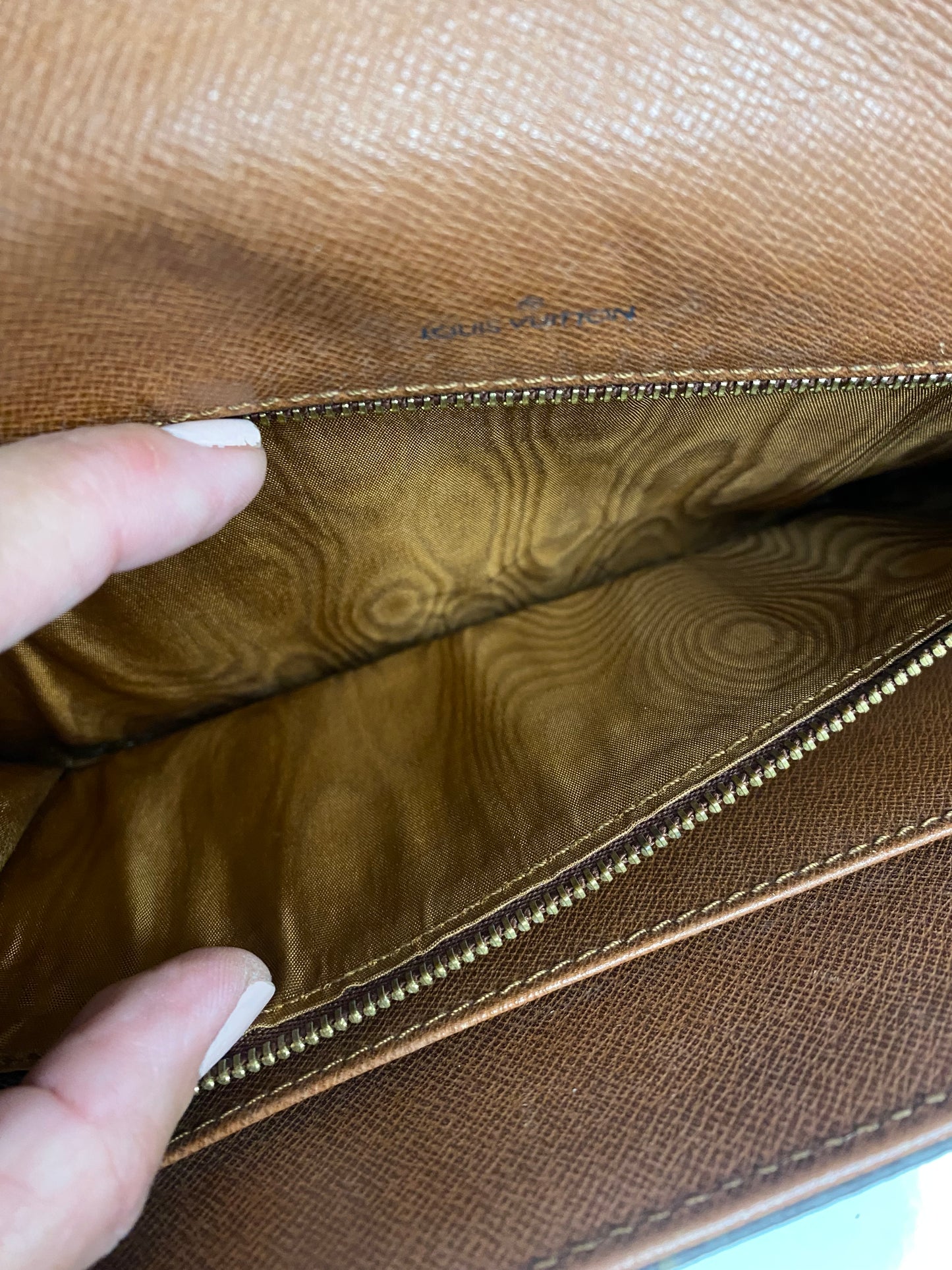 Vintage Louis Vuitton Dame Clutch