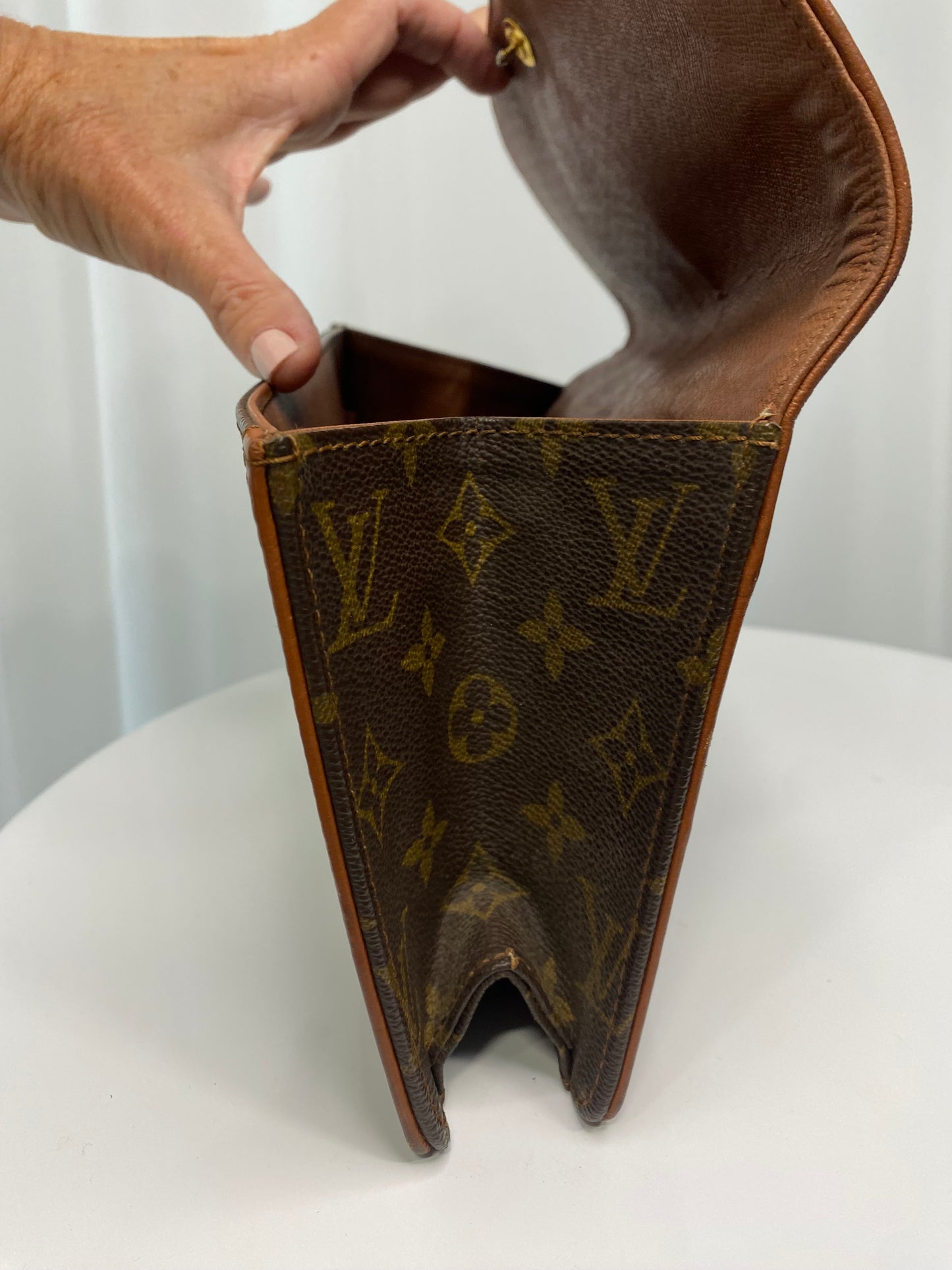 Vintage Louis Vuitton Dame Clutch