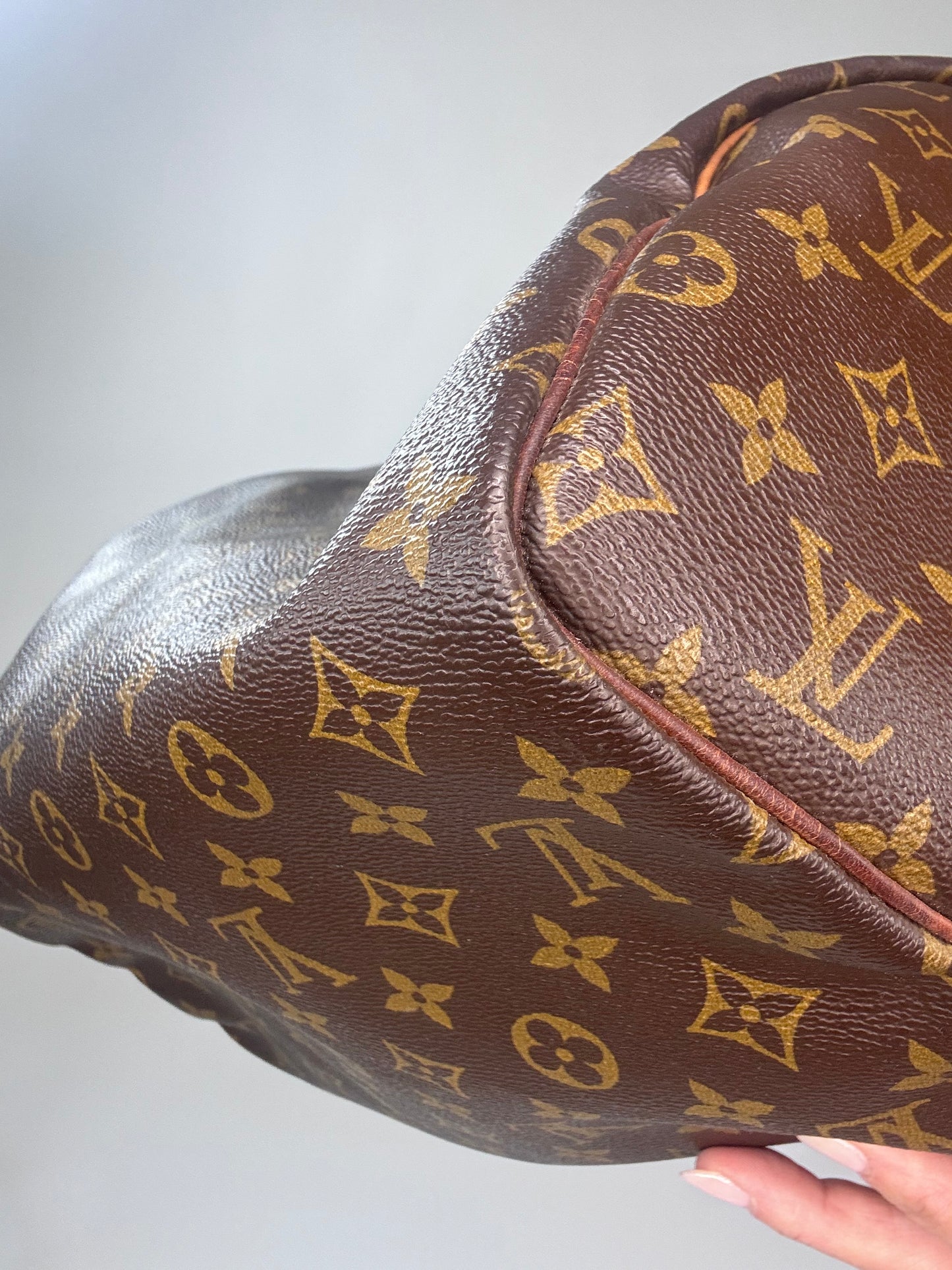 Louis Vuitton Vintage Monogram Speedy 30