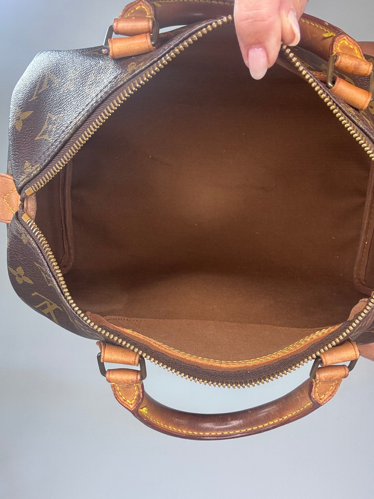 Louis Vuitton Vintage Monogram Speedy 30