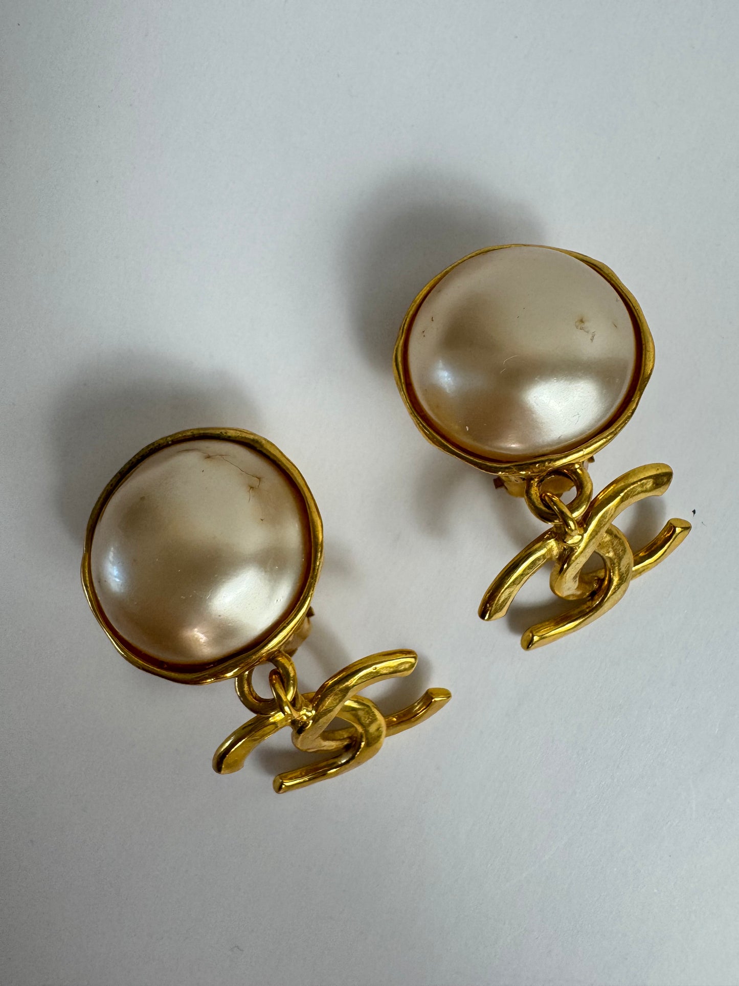 Chanel Vintage Rare Pearl Drop CC Clip On Earrings