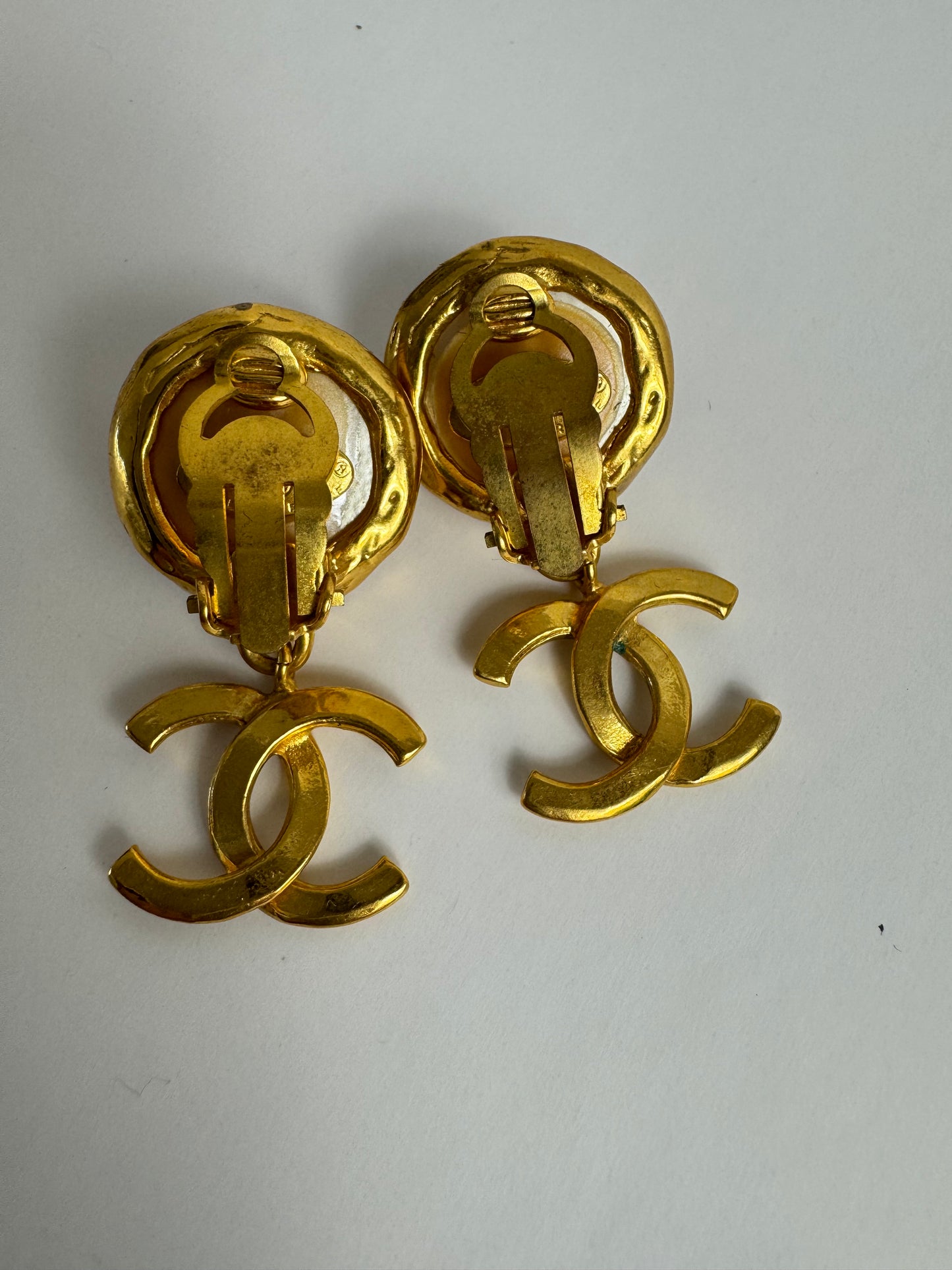Chanel Vintage Rare Pearl Drop CC Clip On Earrings
