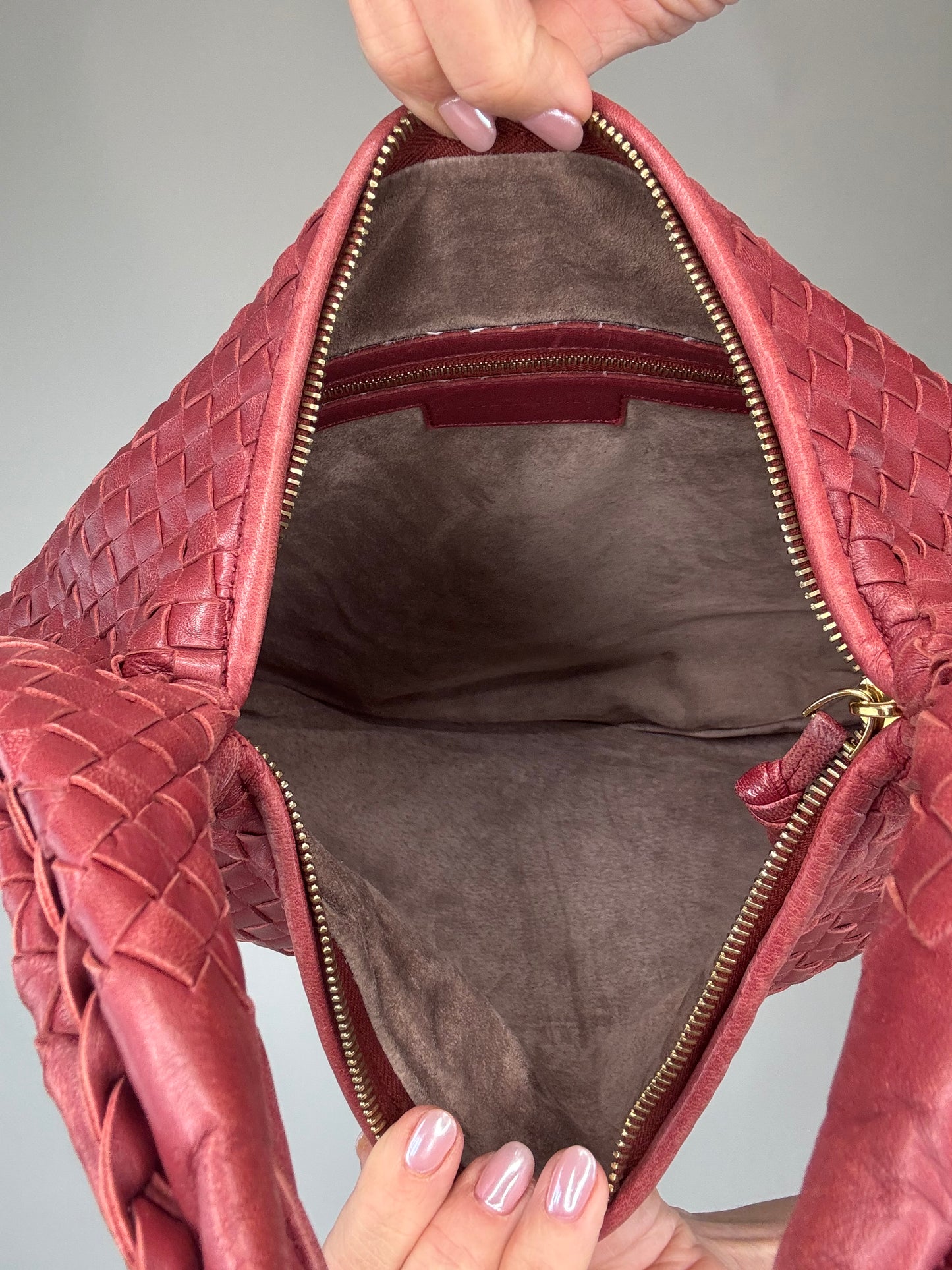 Bottega Veneta Intrecciato Hobo Medium