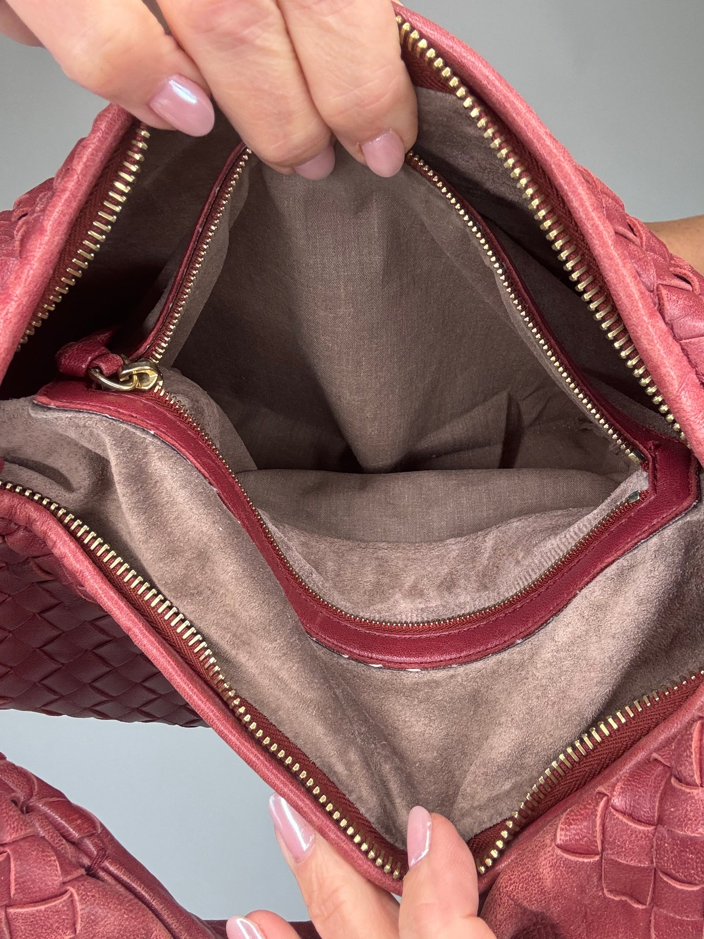 Bottega Veneta Intrecciato Hobo Medium