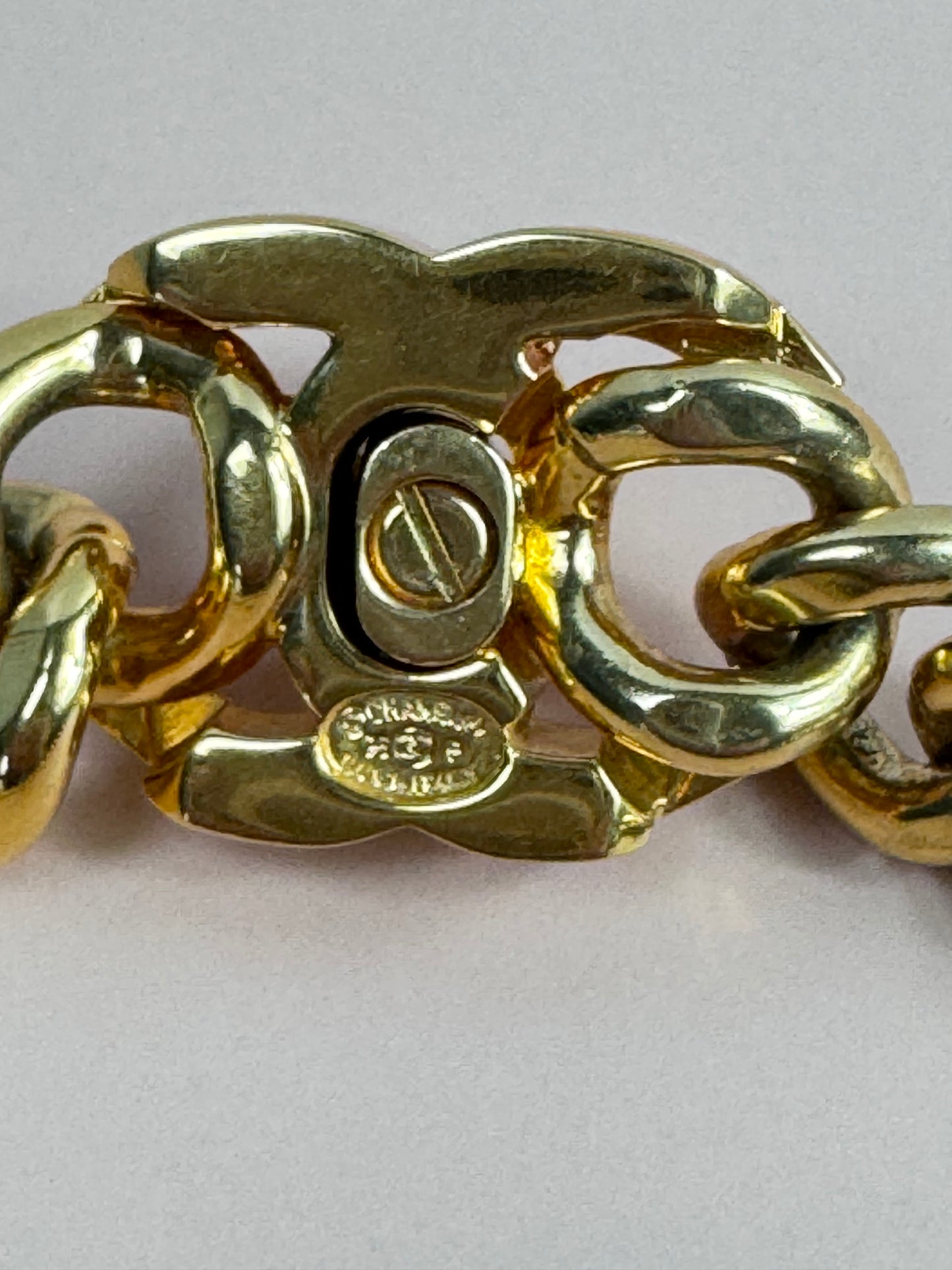 Chanel Rare Vintage 1996 Turnlock Curb Choker