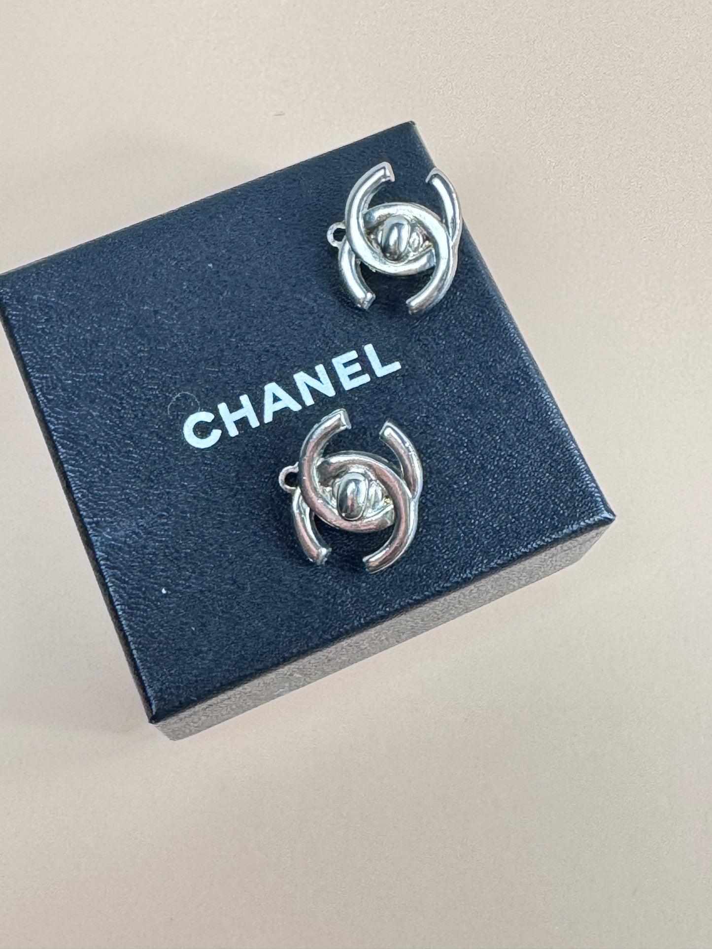 Chanel Vintage Rare Siver Turnlock Earring