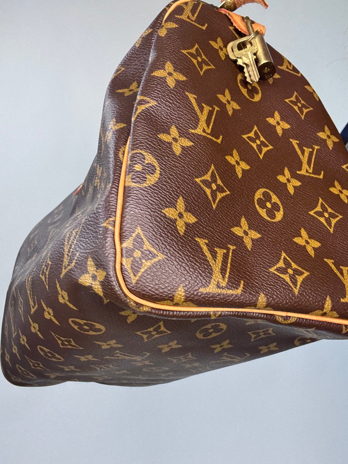 Louis Vuitton Vintage Monogram Speedy 30