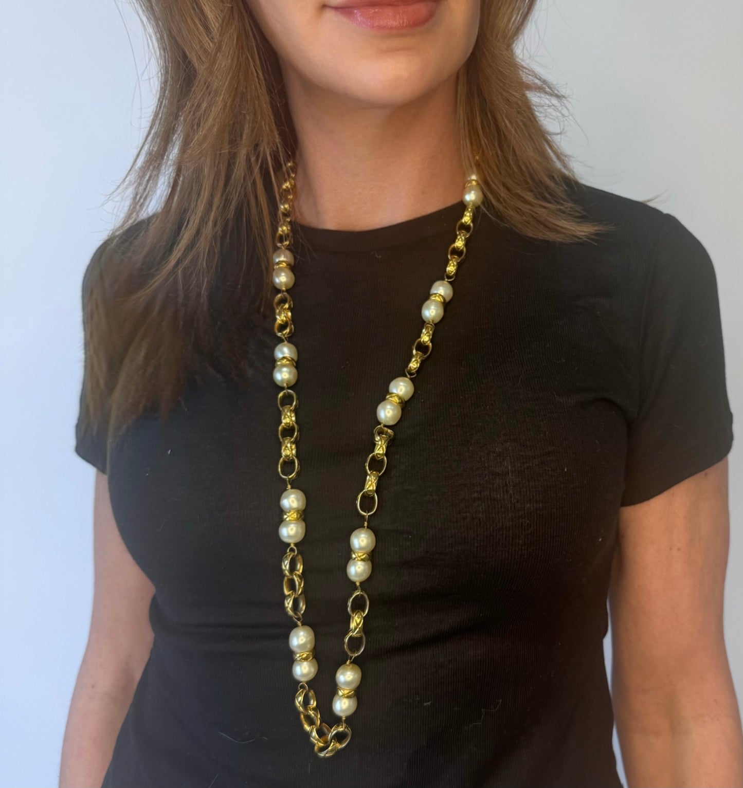 Chanel Rare Bijoux Pearl Chain Necklace