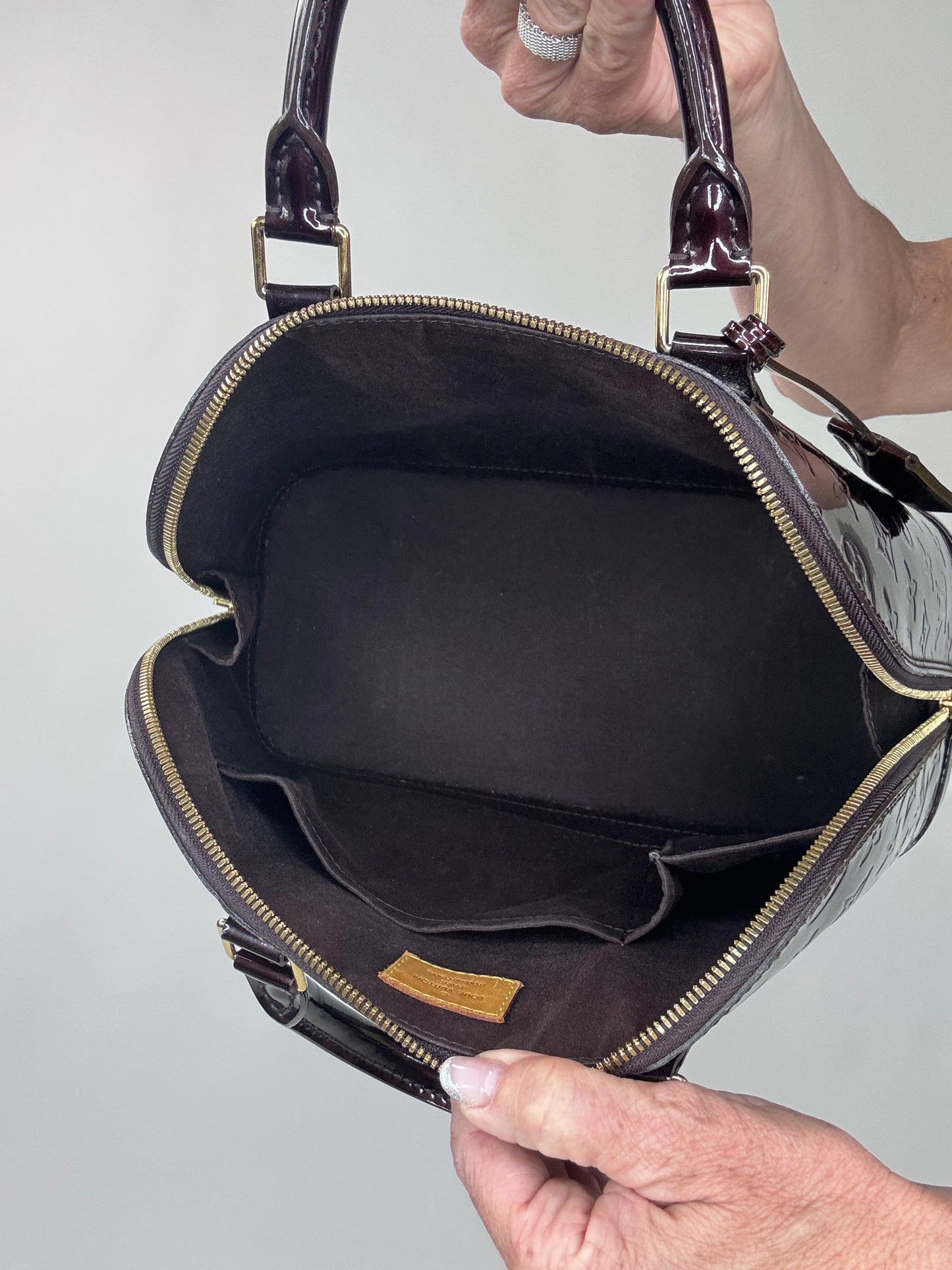Louis Vuitton Alma GM Vernis Burgundy