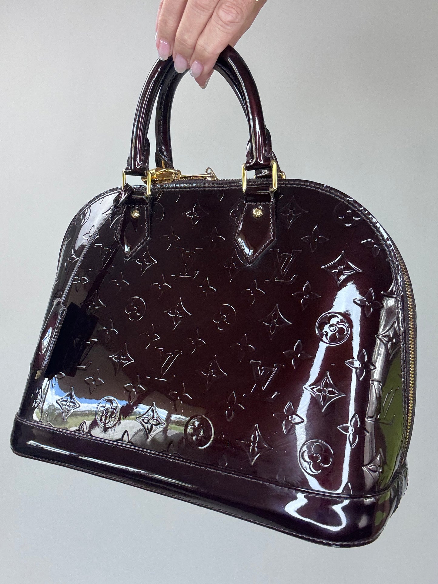Louis Vuitton Alma GM Vernis Burgundy