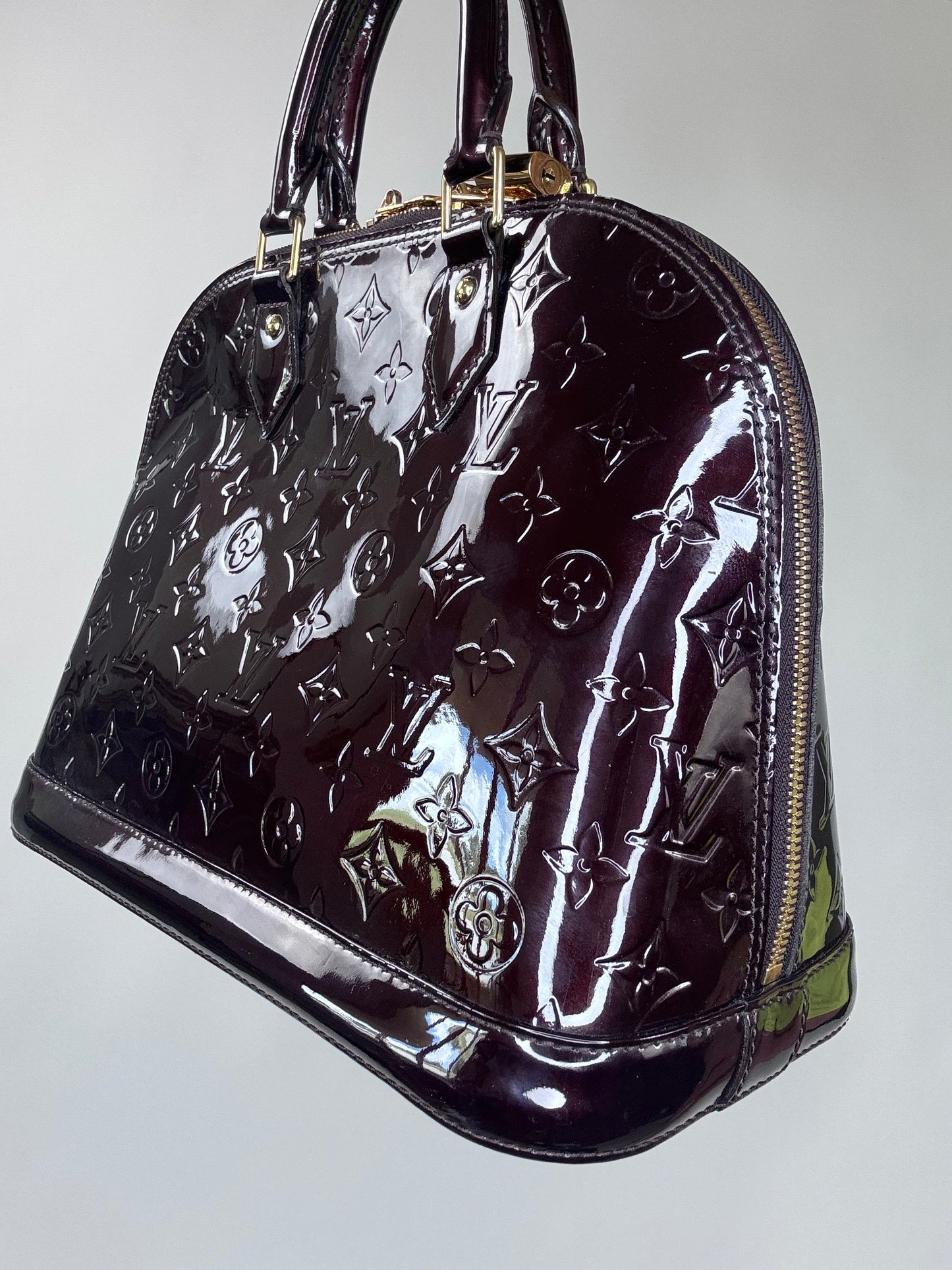 Louis Vuitton Alma GM Vernis Burgundy