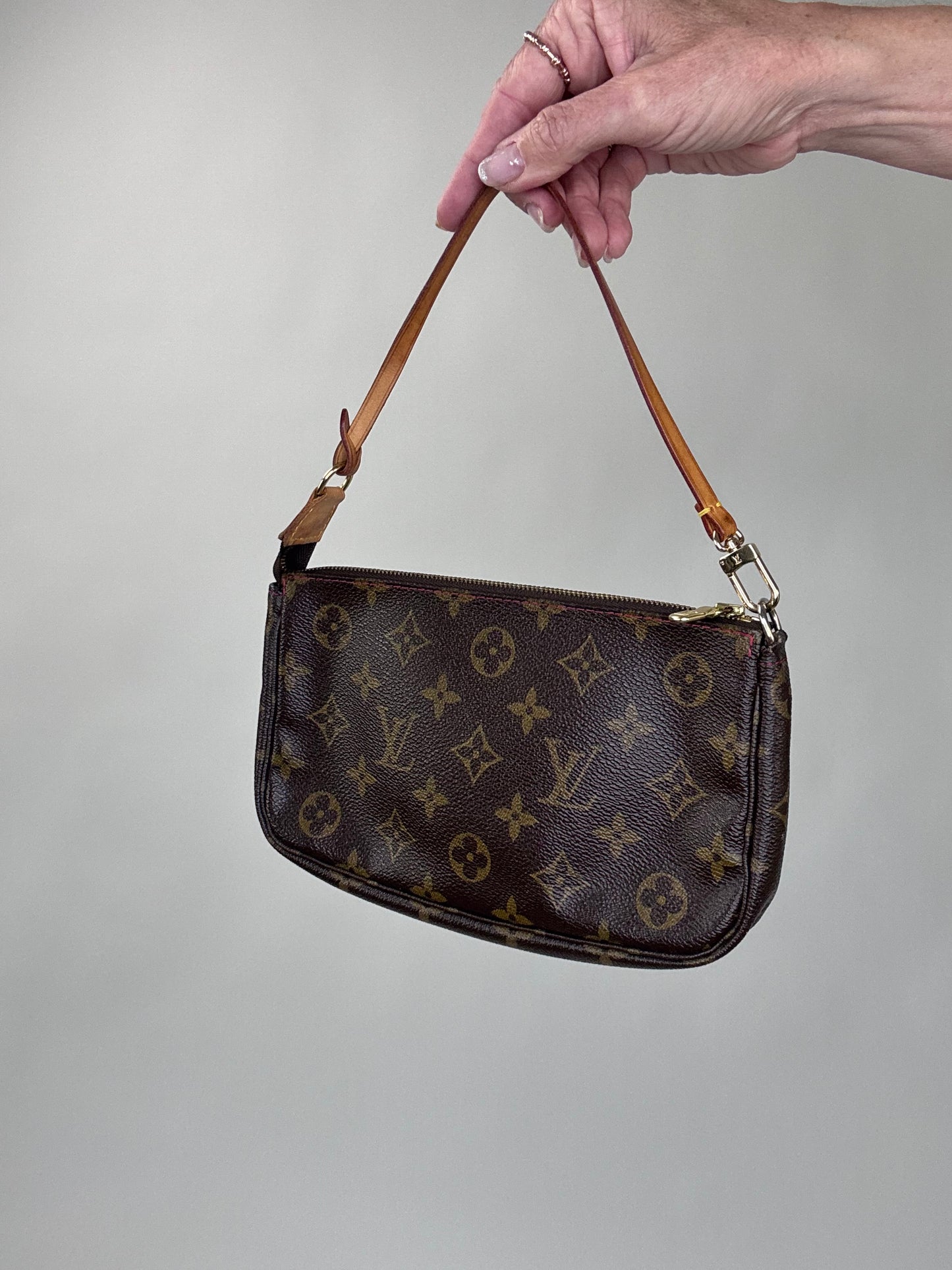 Louise Vuitton Takashi Murakami Cherry Pochette