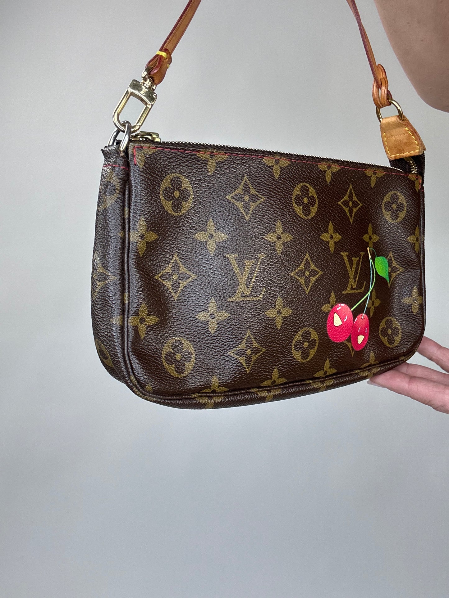 Louise Vuitton Takashi Murakami Cherry Pochette