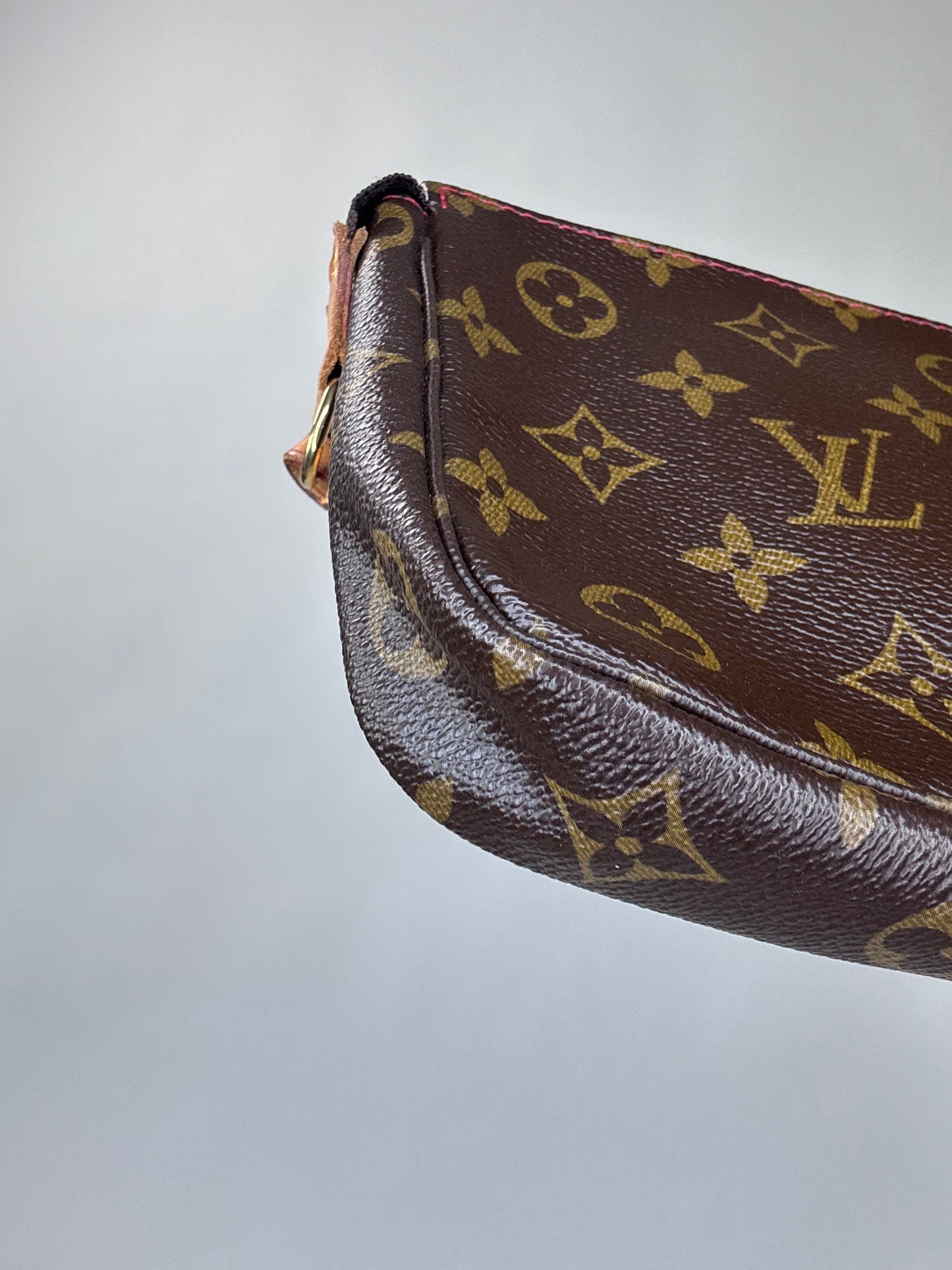 Louise Vuitton Takashi Murakami Cherry Pochette