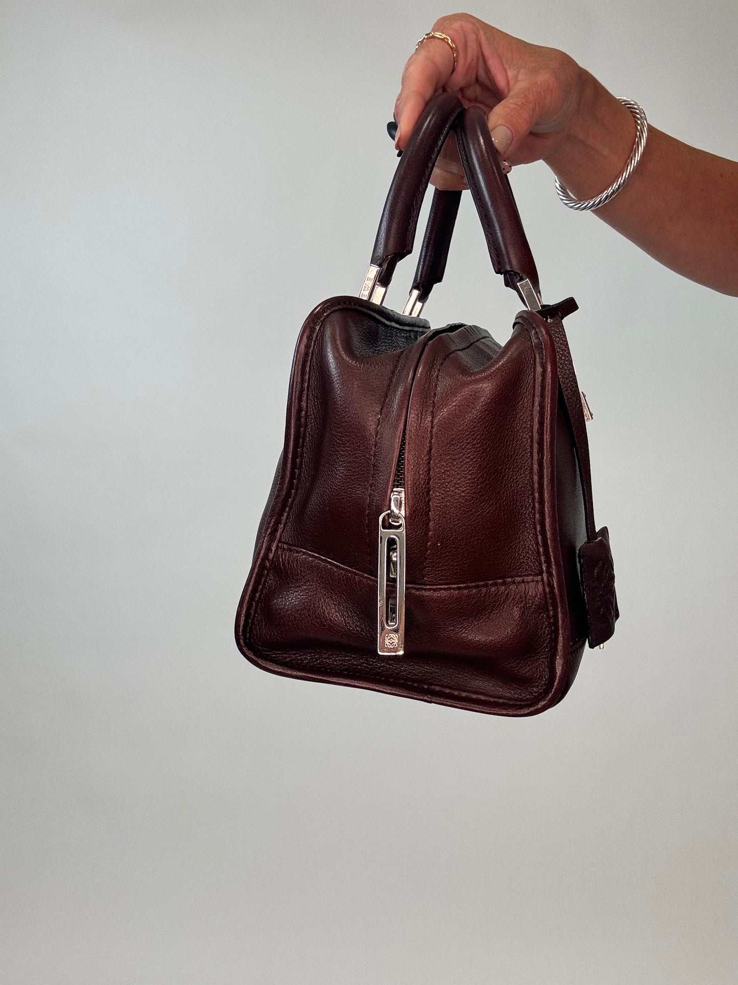 Loewe Amazona 28 Calfskin Leather Satchel - Burgundy Brown