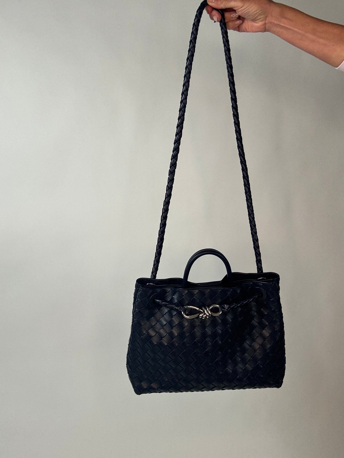 Bottega Veneta Andiamo Medium - Navy