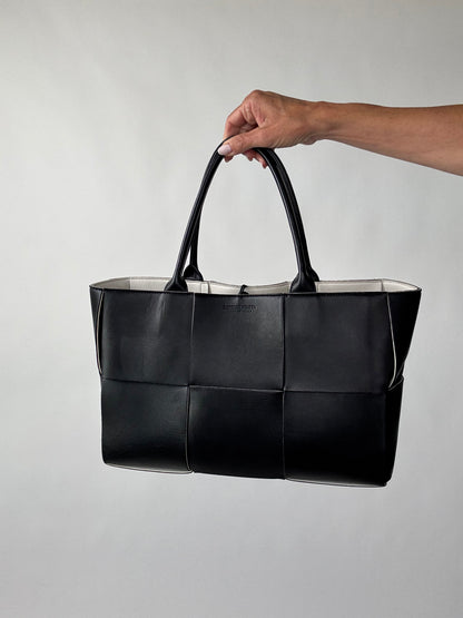 Bottega Veneta Nappa Intrecciato Arco Tote - Medium / Black