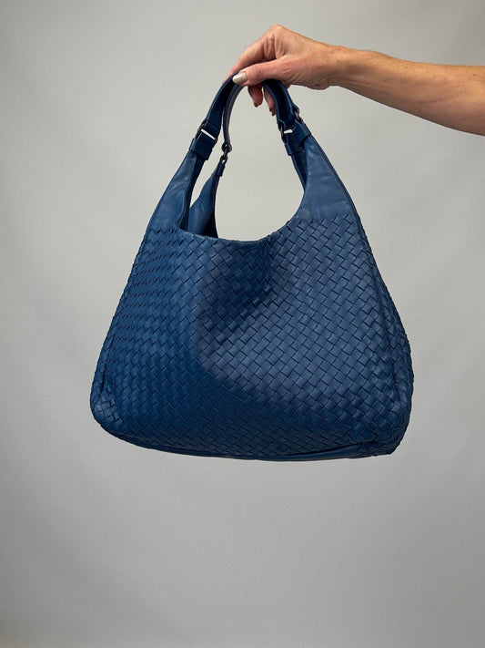 Bottega Veneta Nappa Intrecciato Large Campana - Blue