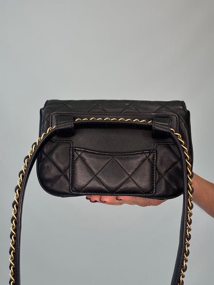 Chanel 19 Quilted Calfskin Leather Waist Bag - Black