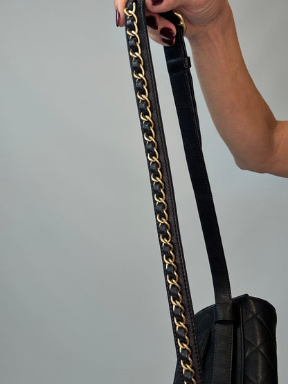 Chanel 19 Quilted Calfskin Leather Waist Bag - Black