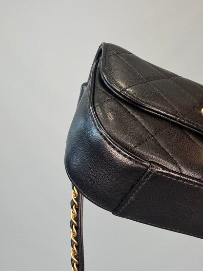 Chanel 19 Quilted Calfskin Leather Waist Bag - Black