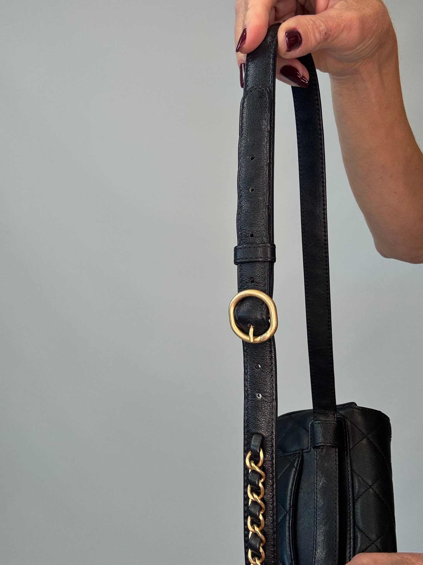 Chanel 19 Quilted Calfskin Leather Waist Bag - Black