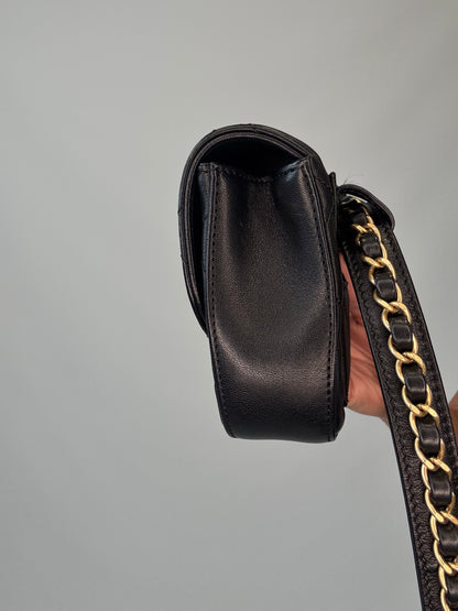 Chanel 19 Quilted Calfskin Leather Waist Bag - Black