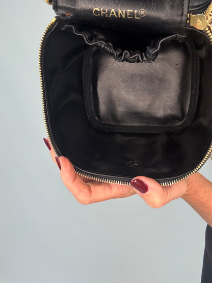 Chanel Caviar Vanity Cosmetic Case - Black