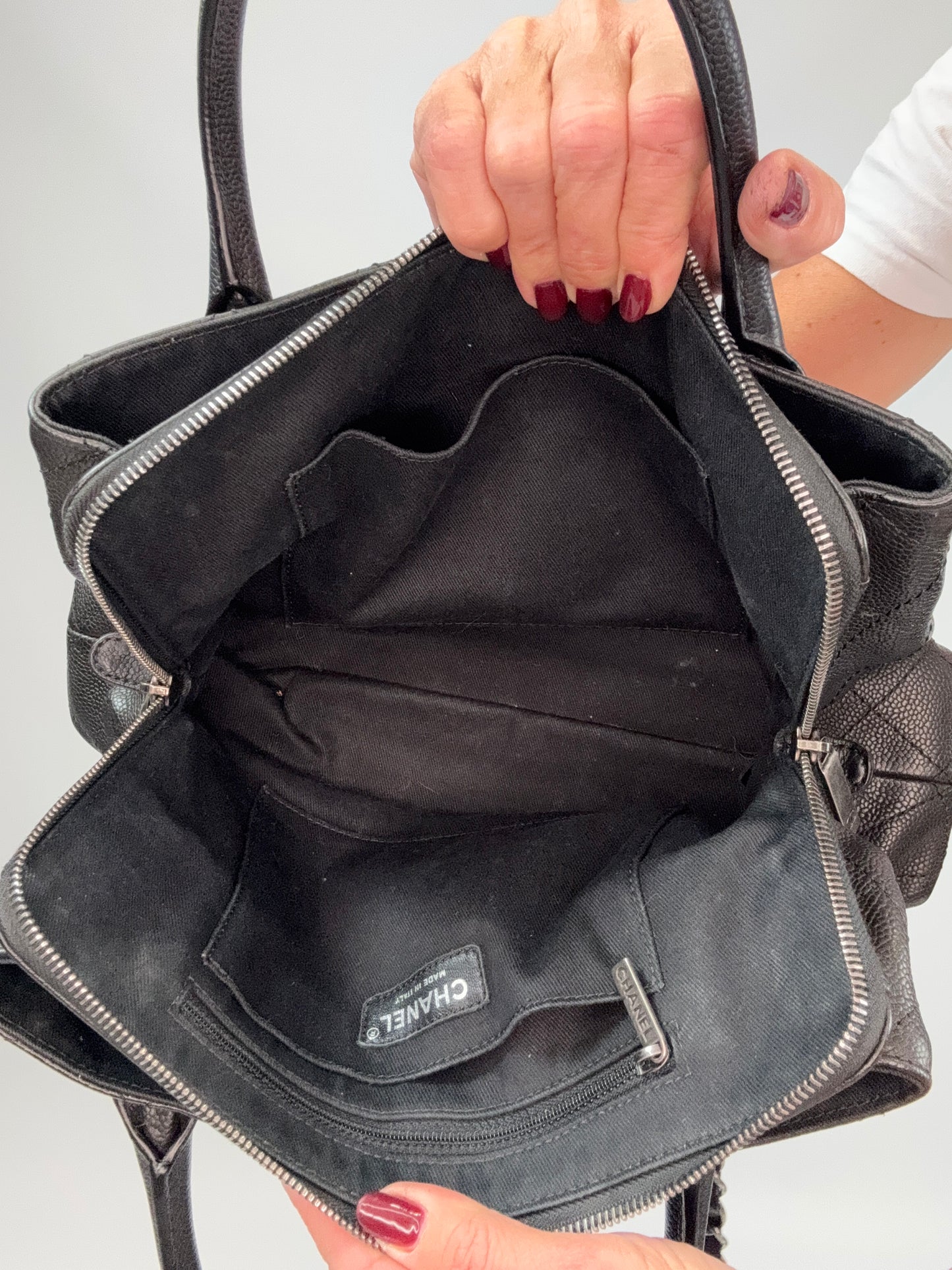 Chanel Grained Vegetal Calfskin Urban Shopping Tote - Black