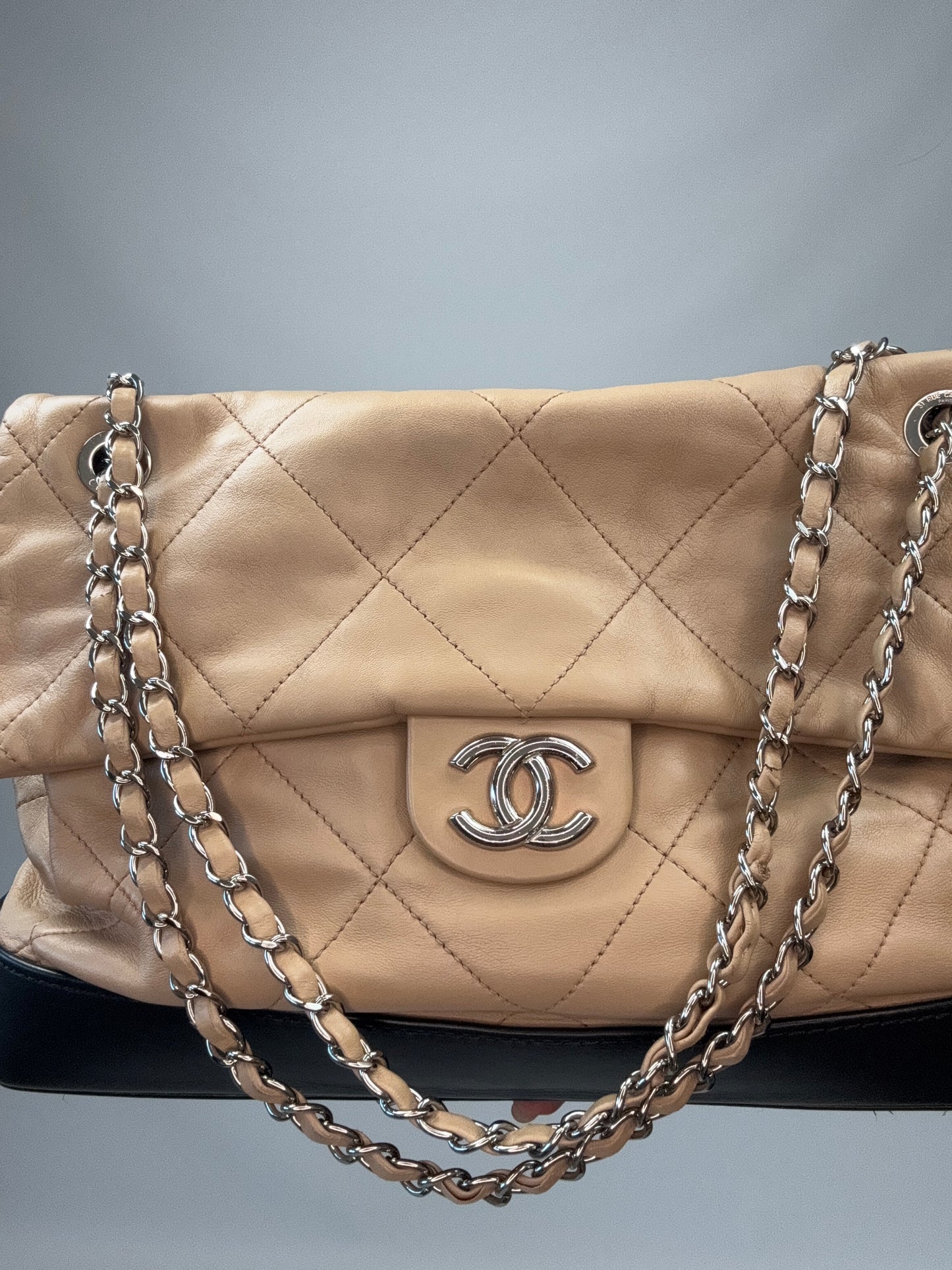 Chanel Quilted Lambskin Bicolor VIP Flap Bag - Beige/Black