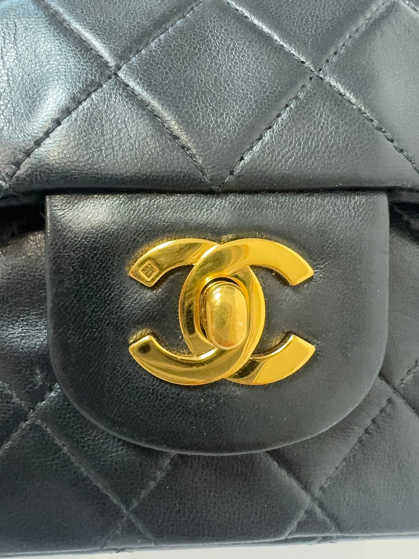 Chanel Quilted Lambskin Classic Double Flap - Vintage / Black