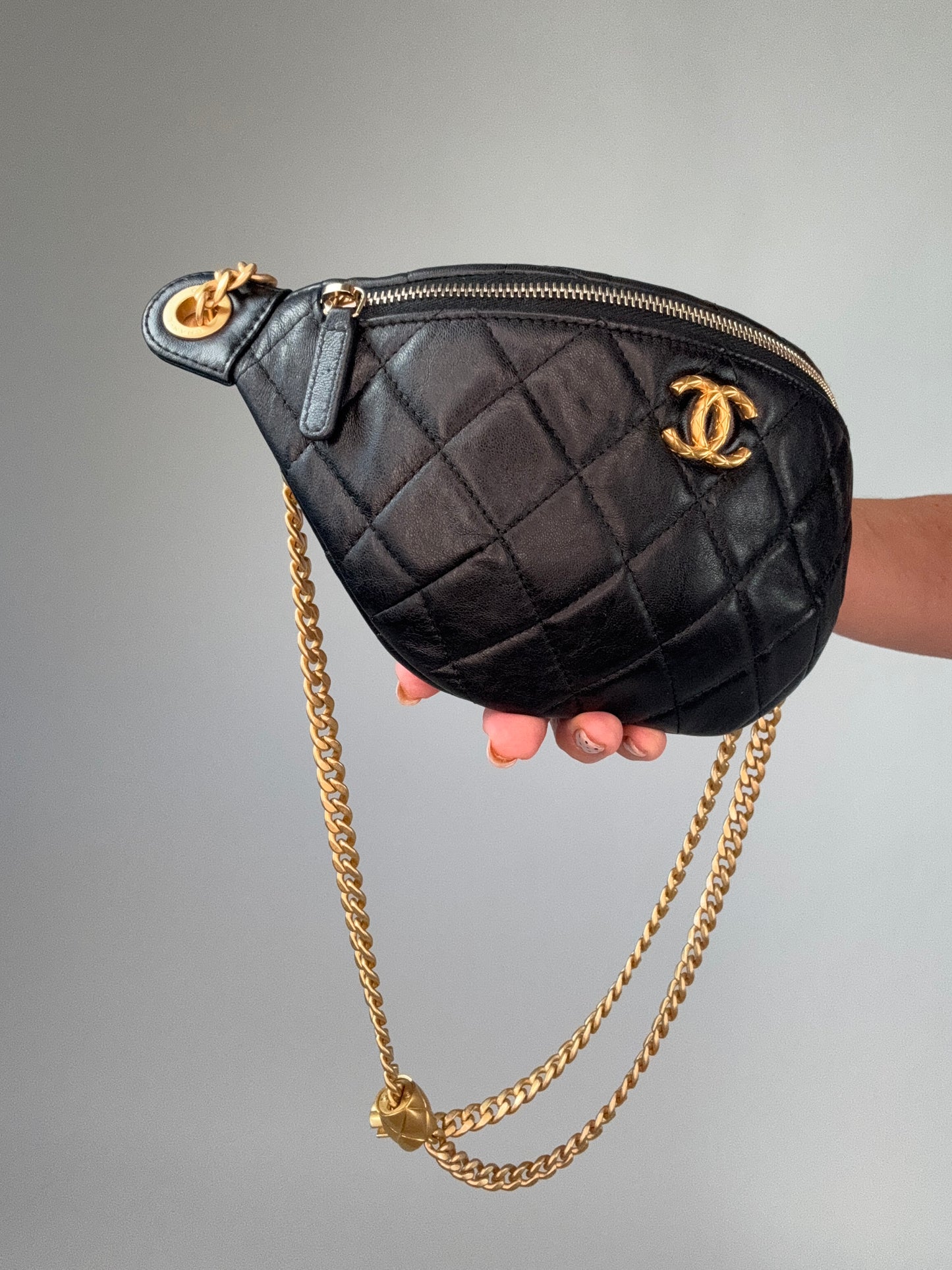 Chanel Waist Bag Sweetheart -Black