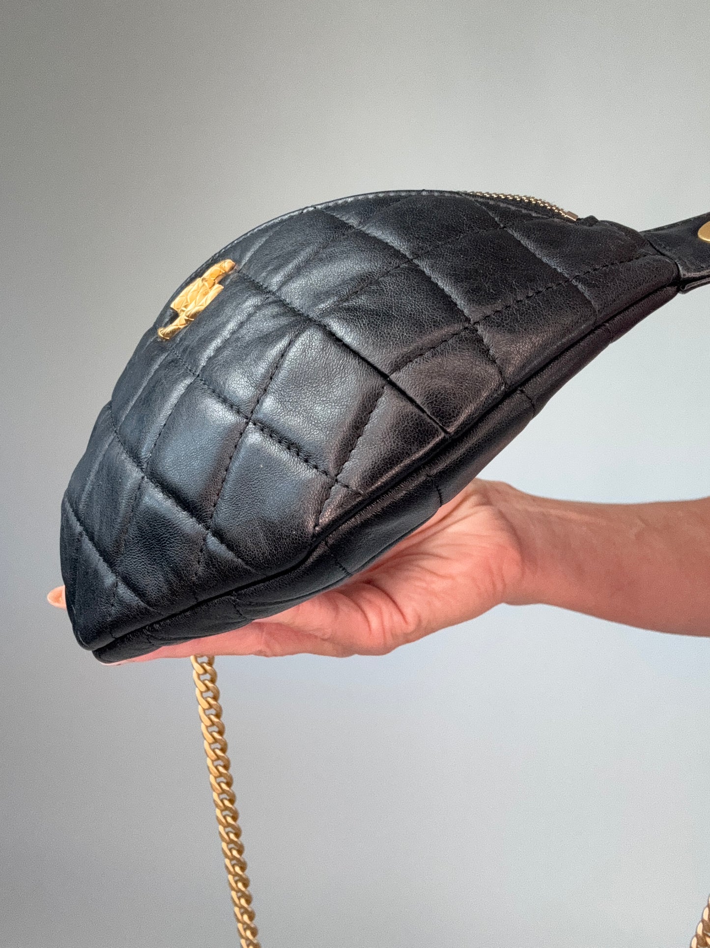 Chanel Waist Bag Sweetheart -Black