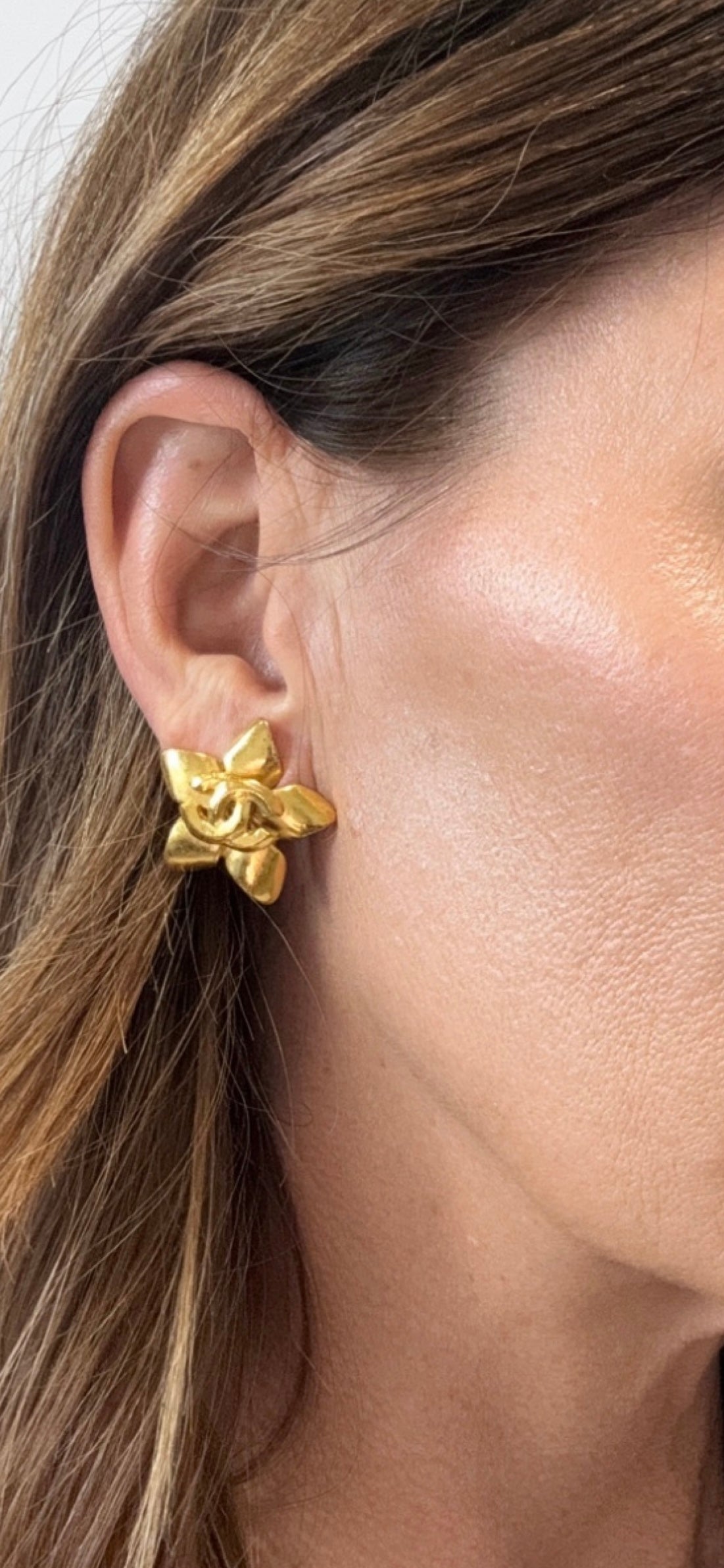 Chanel Vintage 96P CC Logo Star Clip On Earrings